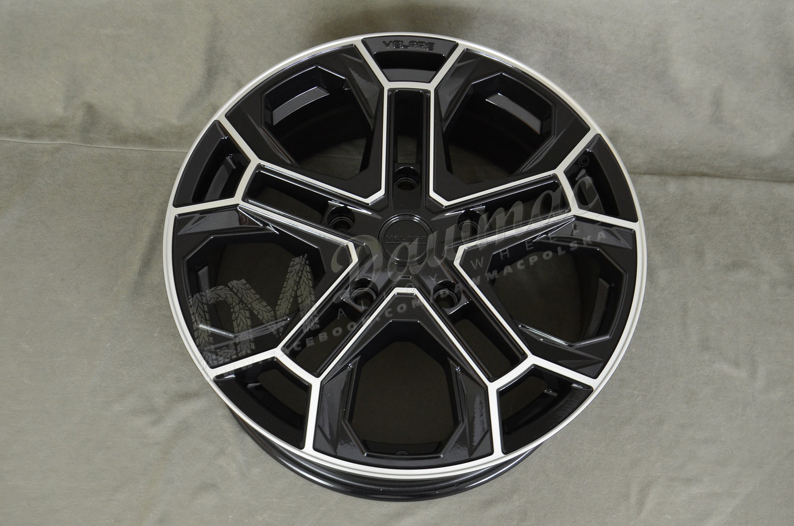 Velare VLR-ST 18" 8J ET38 5x120 Diamond Black Machined Face - obrazek 5