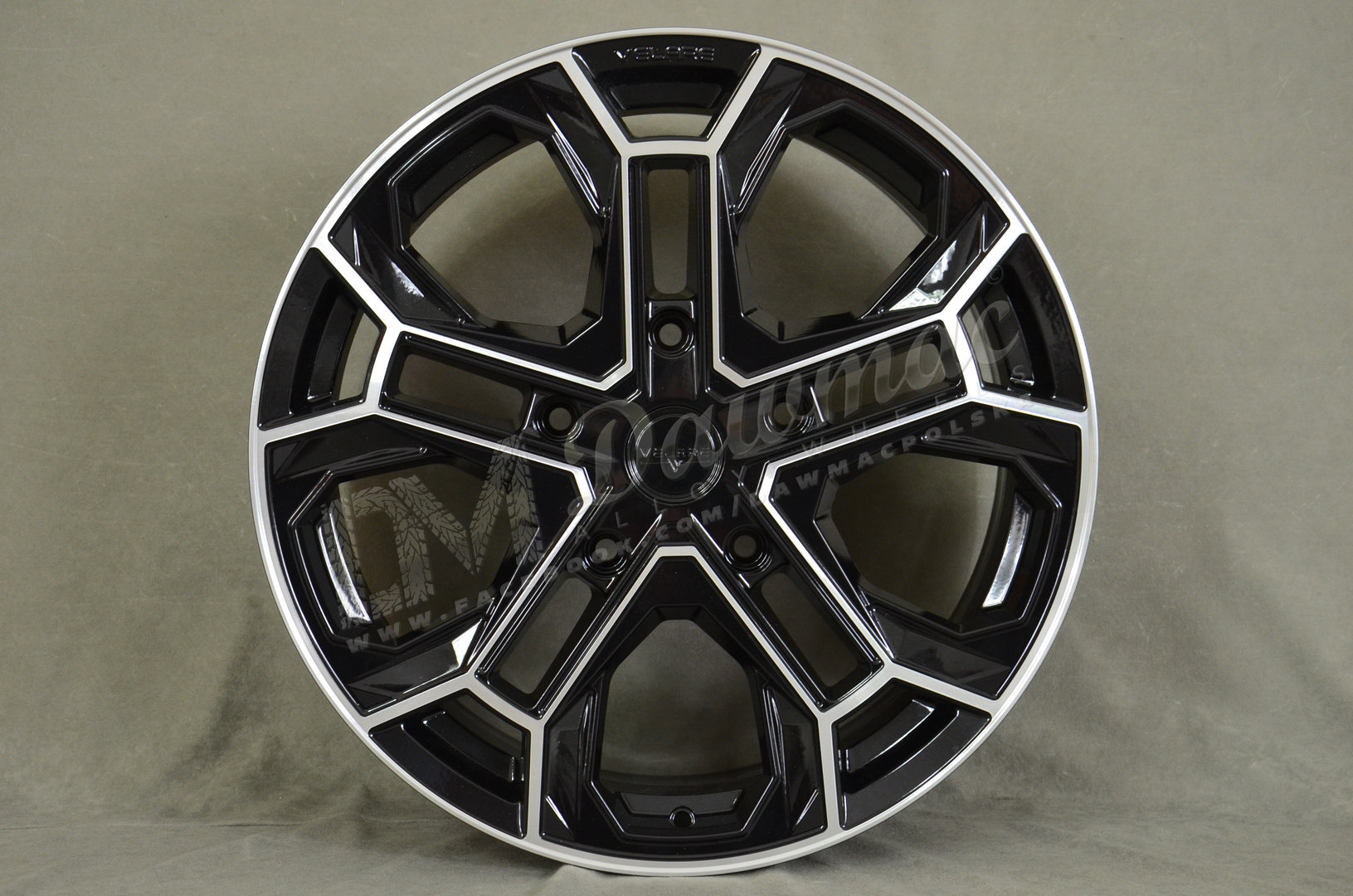 Velare VLR-ST 18" 8J ET50 5x160 Diamond Black Machined Face - obrazek 2