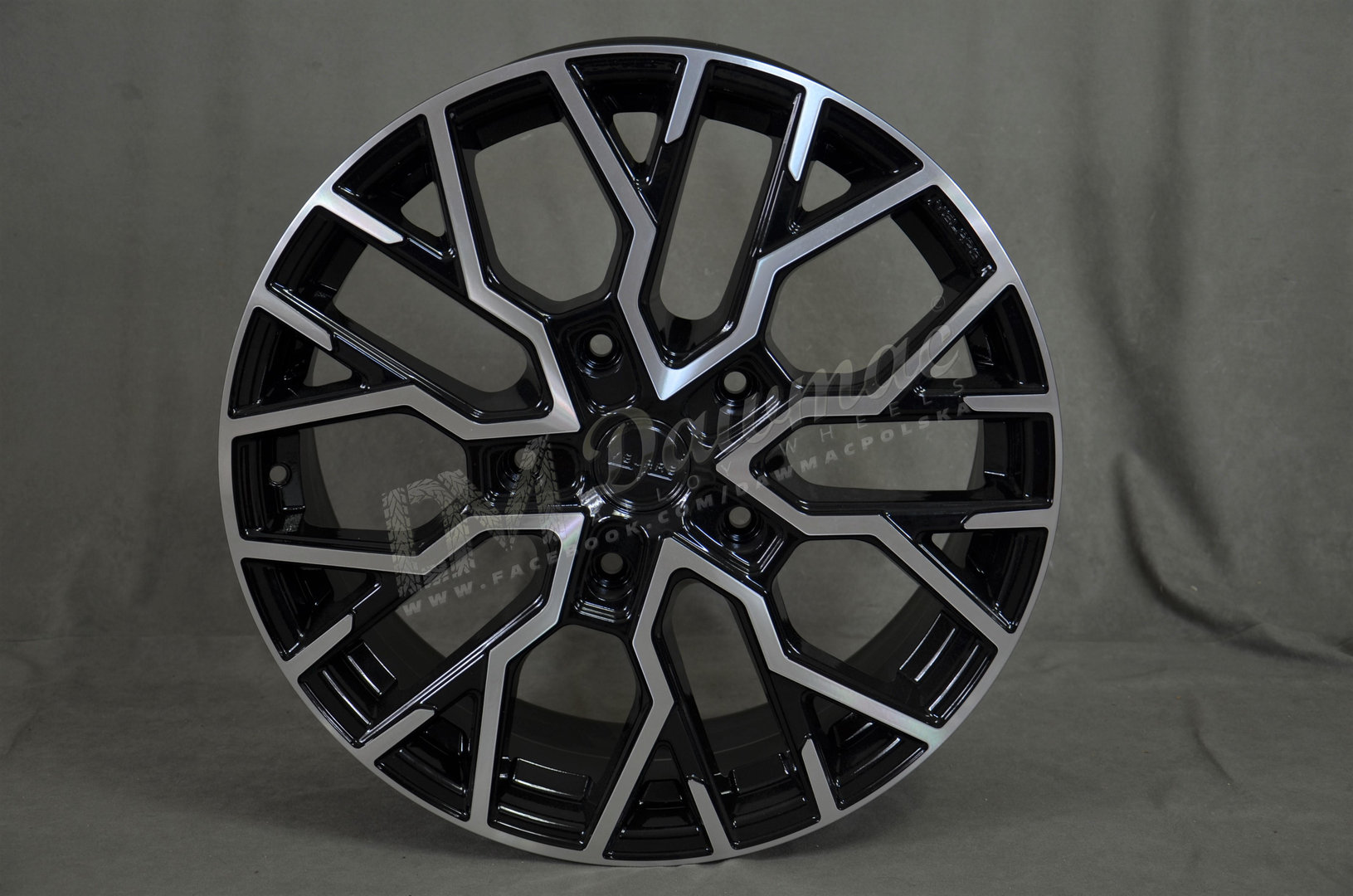 Velare VLR-T 18" 8J ET50 5x160 Diamond Black Polished Face - obrazek 2