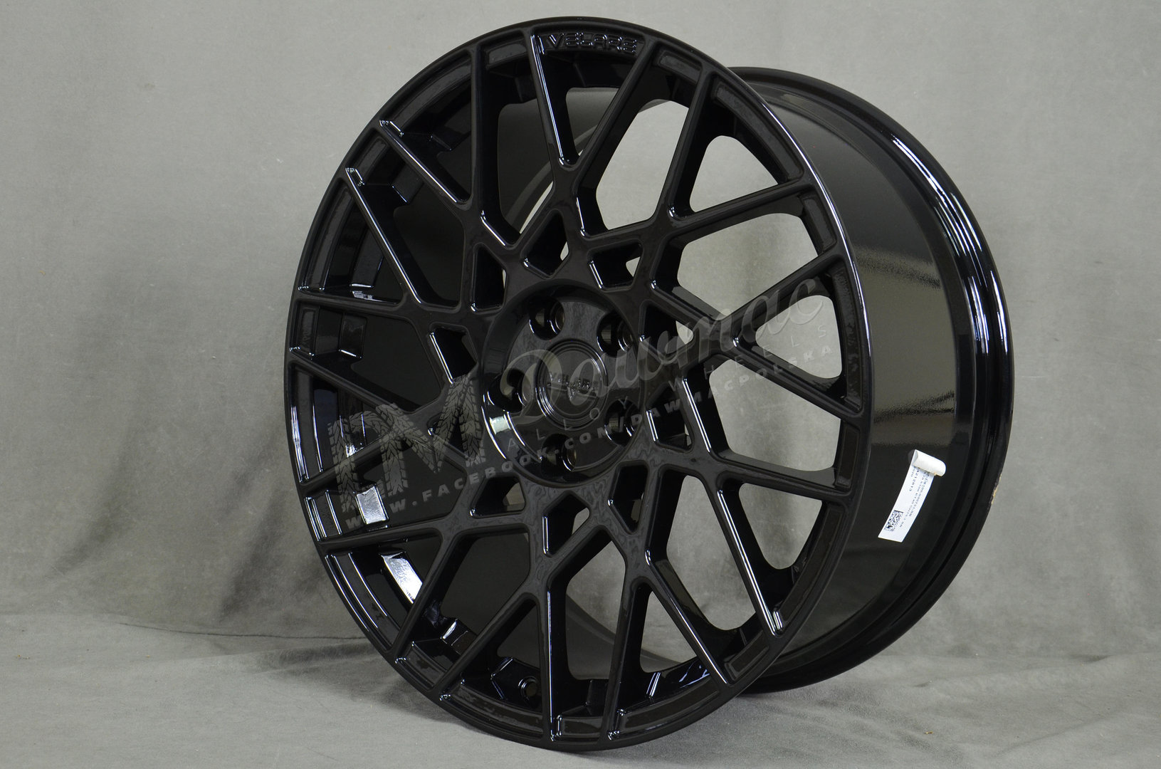 Velare VLR03 19" 8,5J ET15 + 9,5J ET18 5x120 Diamond Black - obrazek 4