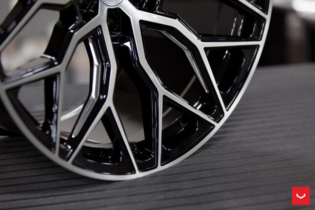 Vossen HF-2 19" 8,5J ET32 + 9,5J ET40 5x114,3 Brushed Gloss Black - obrazek 13