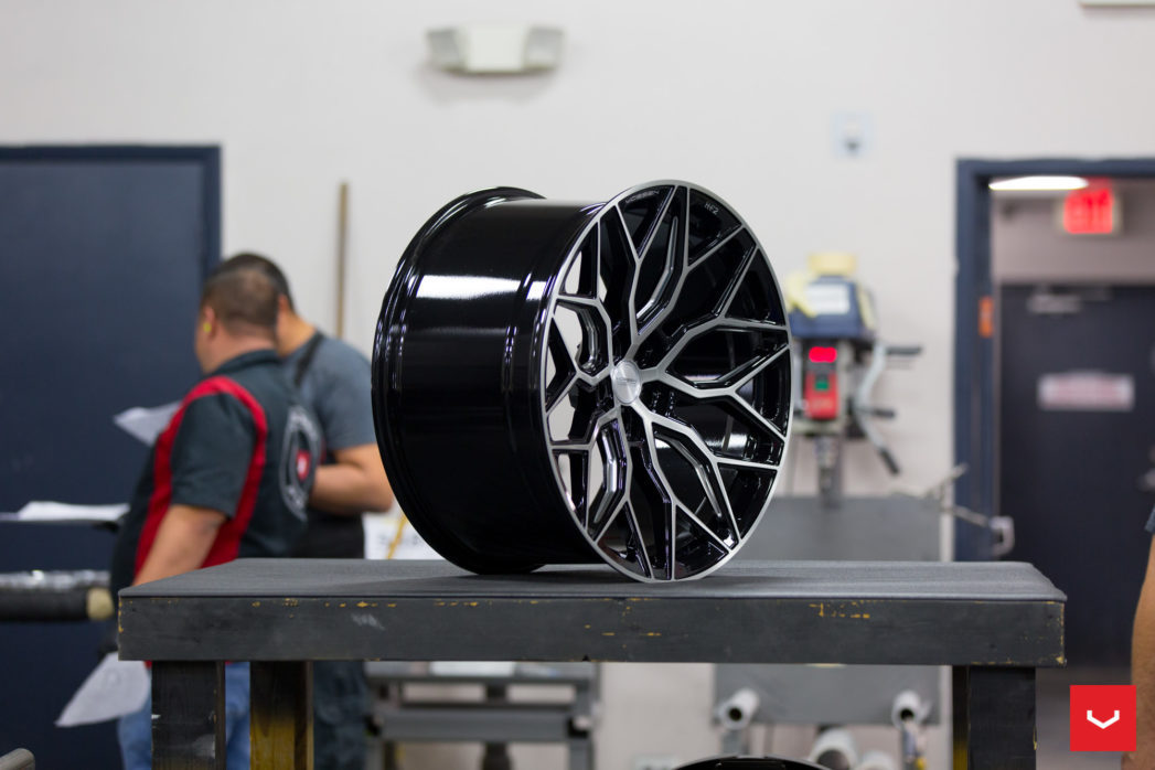 Vossen HF-2 19" 8,5J ET32 + 9,5J ET40 5x114,3 Brushed Gloss Black - obrazek 7