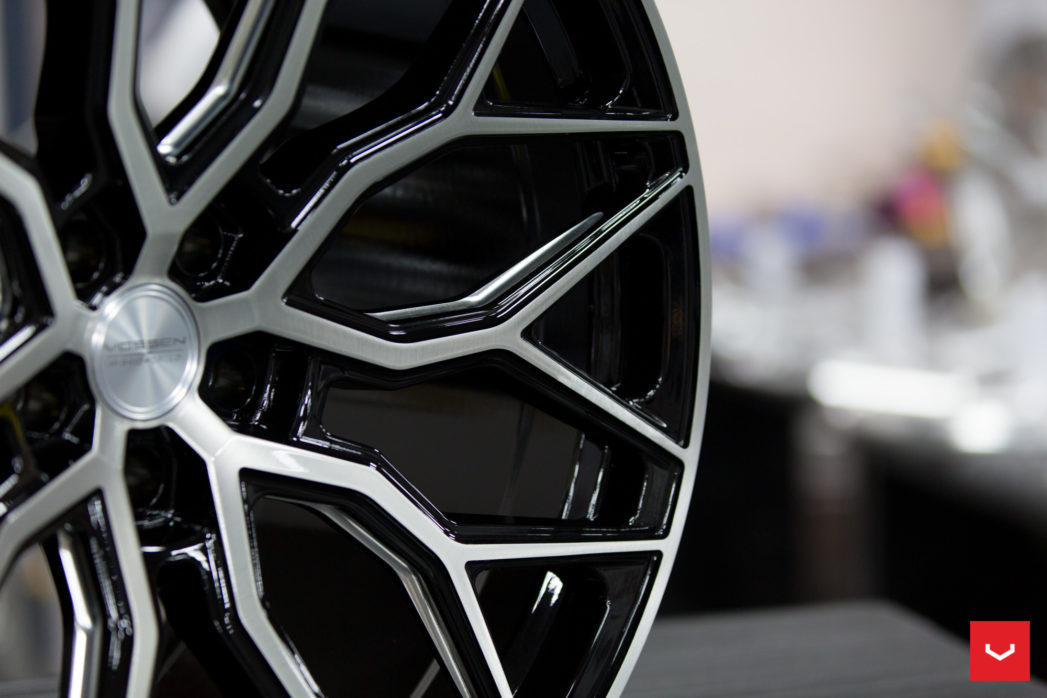 Vossen HF-2 20" 8,5J ET40 + 9,5J ET40 5x112 Brushed Gloss Black - obrazek 12