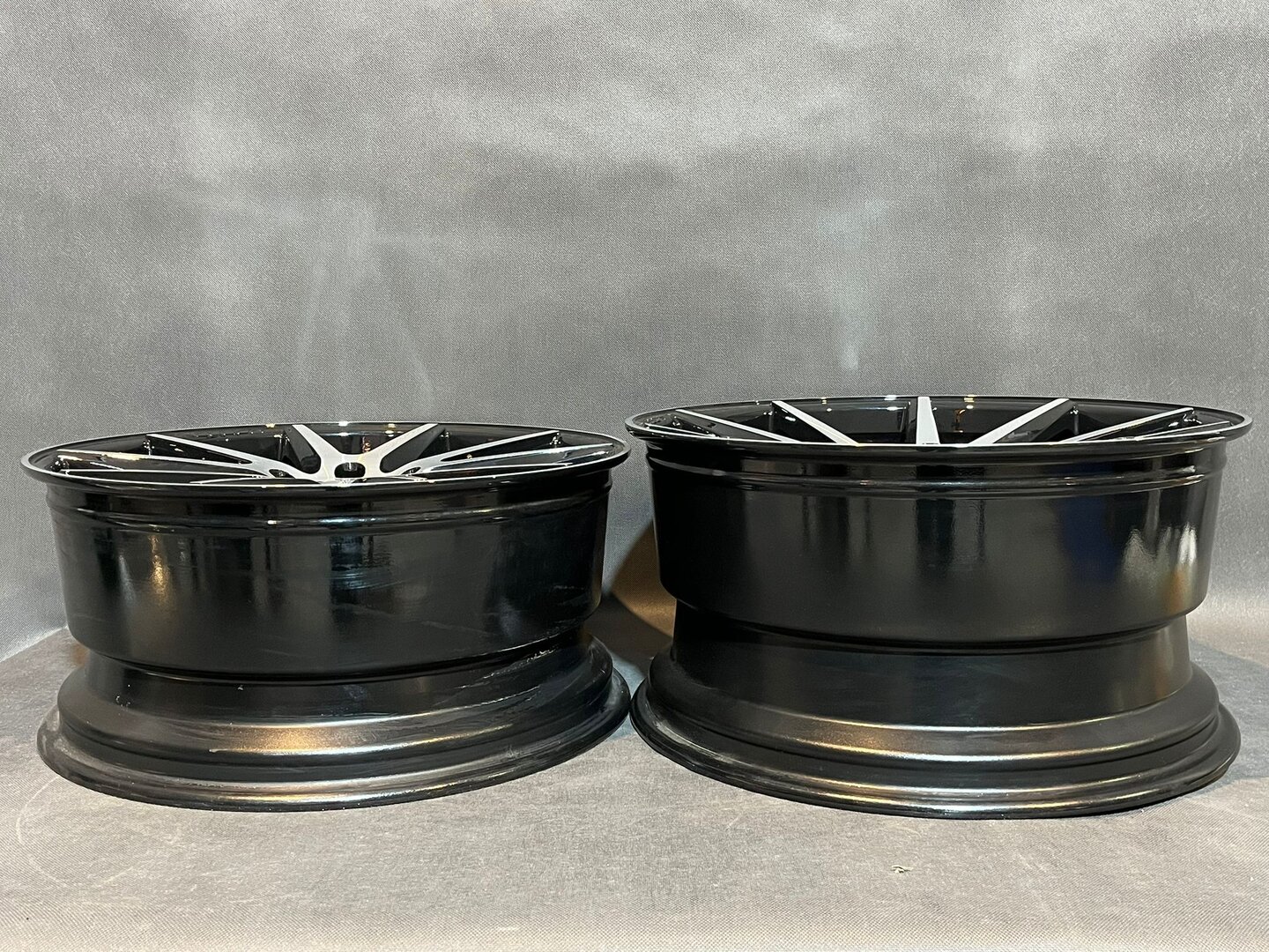 Vossen VFS-1 19" 8,5J ET25 + 9,5J ET10 5x112 Gloss Black Polished - obrazek 6