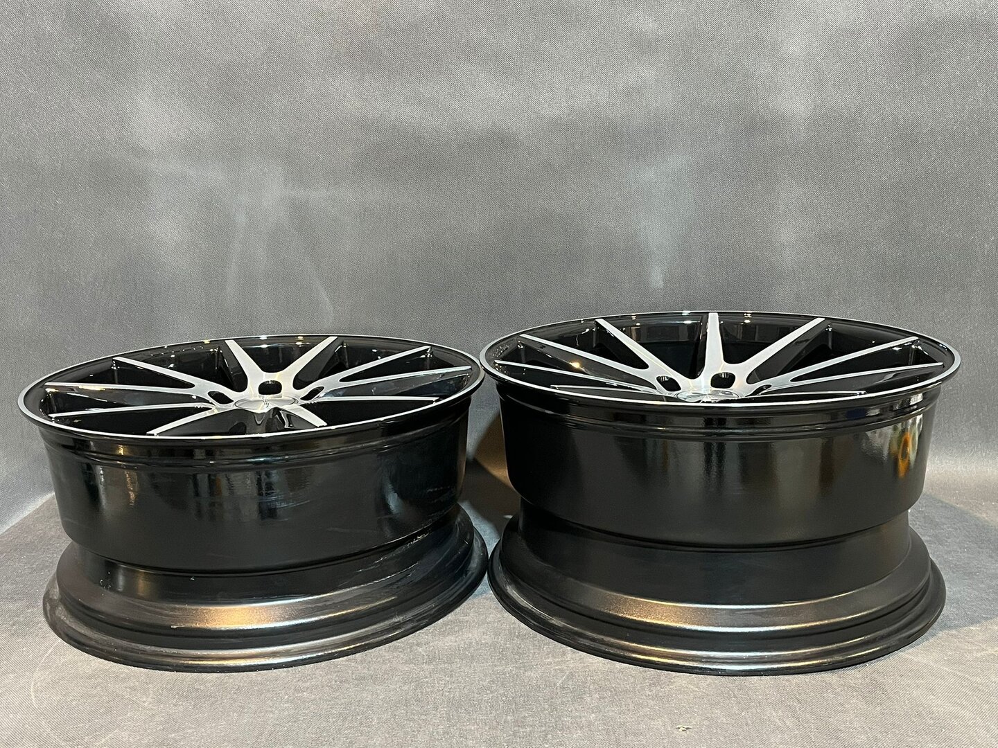 Vossen VFS-1 19" 8,5J ET25 + 9,5J ET10 5x112 Gloss Black Polished - obrazek 7