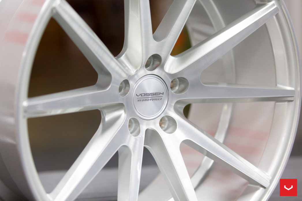 Vossen VFS-1 19" 8,5J ET32 + 10J ET48 5x114,3 Silver Brushed - obrazek 8