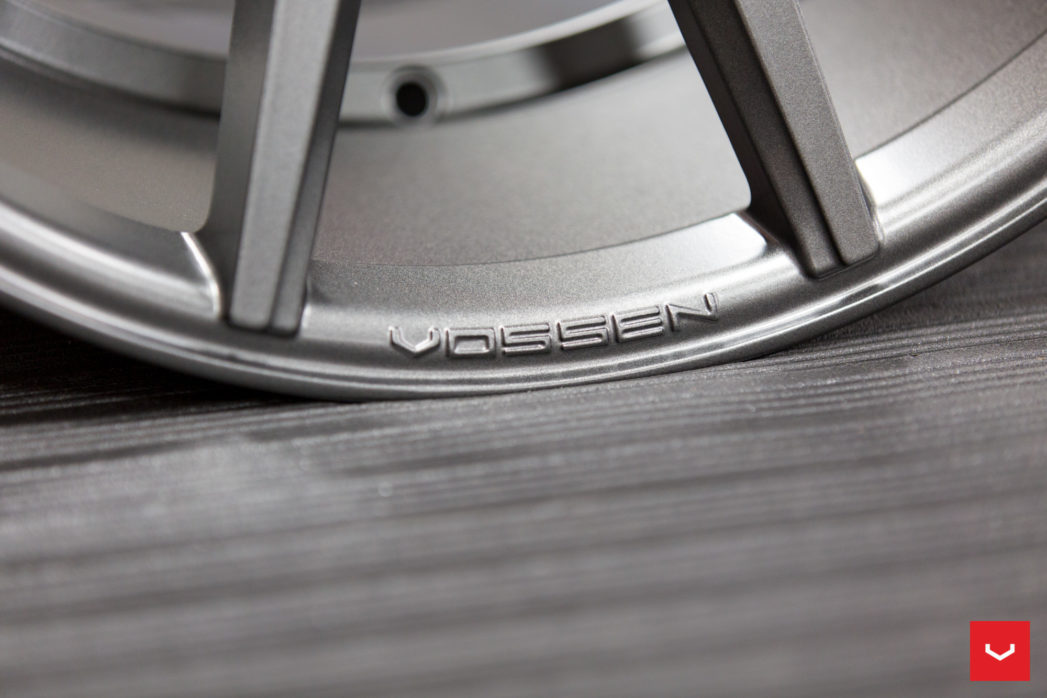 Vossen VFS-1 20" 9J ET35 + 10,5J ET42 5x120 Matte Graphite - obrazek 10