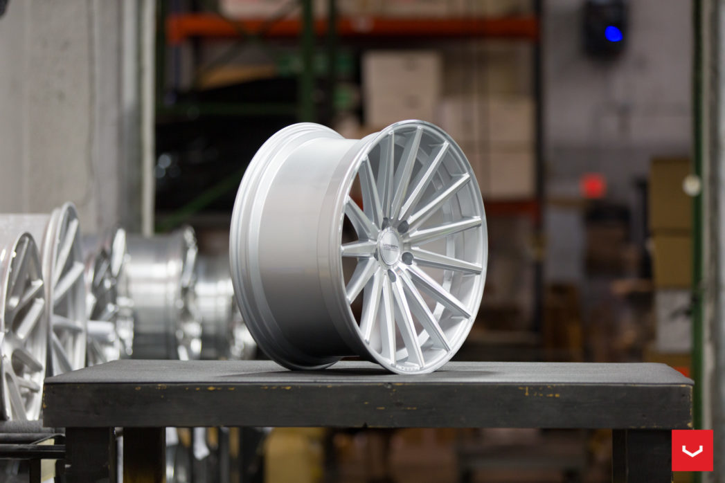 Vossen VFS-2 19" 8,5J ET32 + 10J ET42 5x114,3 Silver Polished - obrazek 8