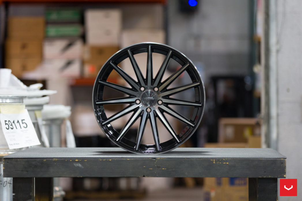 Vossen VFS-2 19" 9J ET35 5x120 + 10J ET42 5x120 Tinted Gloss Black - obrazek 6