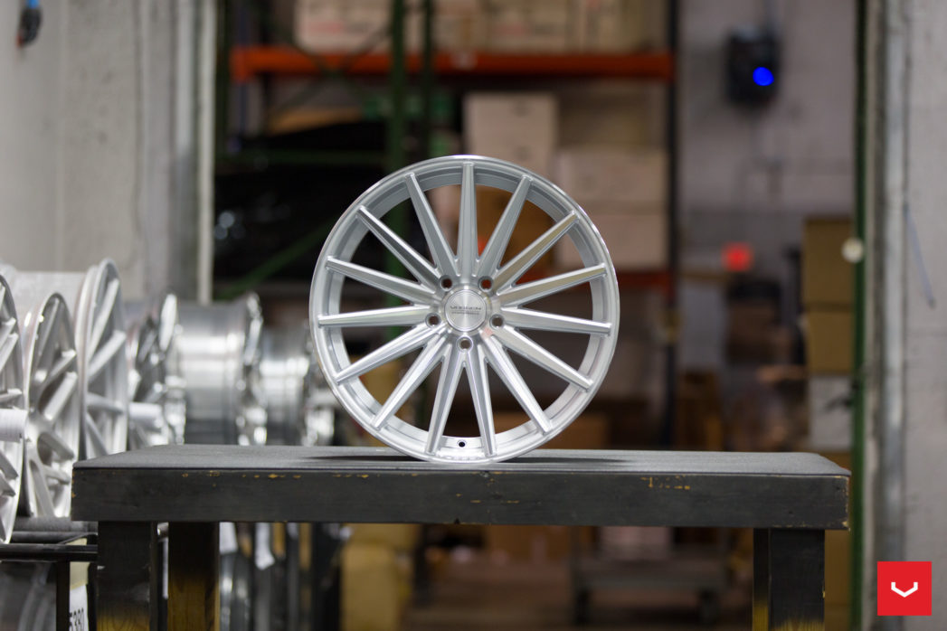 Vossen VFS-2 20" 9J ET32 + 10,5J ET30/ET45 5x112 Silver Polished - obrazek 6