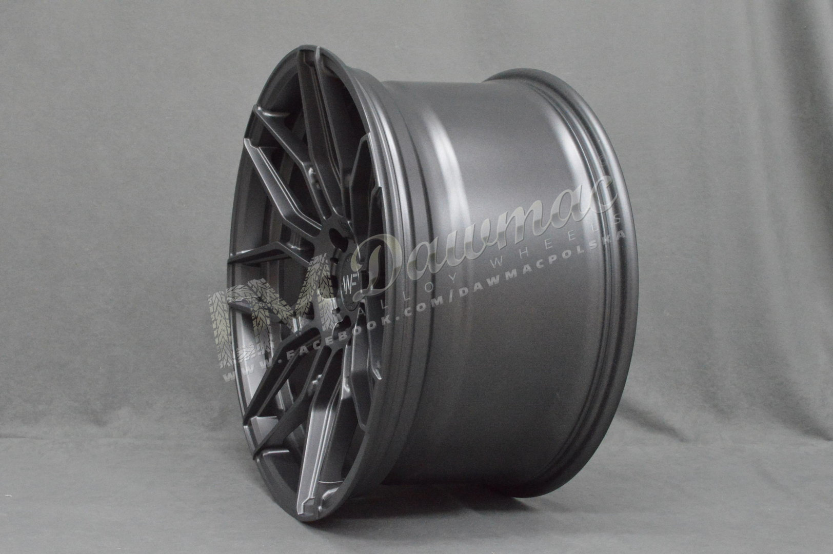 Wheelforce CF.2-FF 20" 10J ET45 + 11J ET40 5x120 Dark Steel - obrazek 3