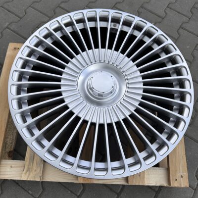 Carbonado Hurricane 20" 8,5J ET35 + 9,5J ET45 5x112 DHS