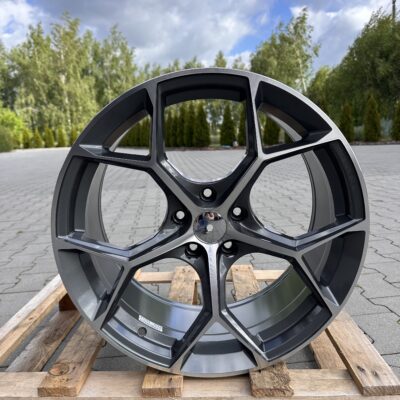 Carbonado Fancy 18" 8J ET40 5x112 Anthracite Front Polished