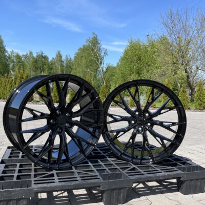 Haxer HX042 20" 8.5J ET40 + 9.5J ET40 5x112 Black