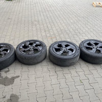 Koła DEZENT AO Black + PIRELLI SCORPION
